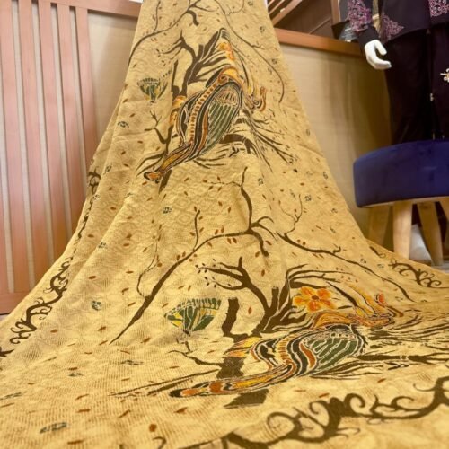 Kain Batik Tulis Motif Enggang Gading