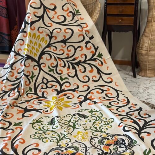 Kain Batik Tulis Motif Enggang Diskusi Portrait